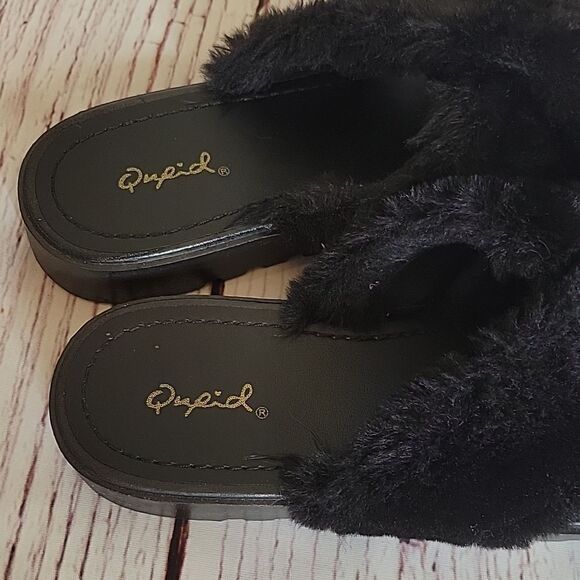 Quipid Black Faux Fur Slides Size 7 - Picture 5 of 6